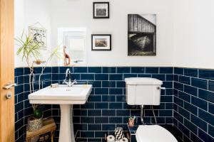 Large Modern 4 Bed Family Home - Pass the Keys