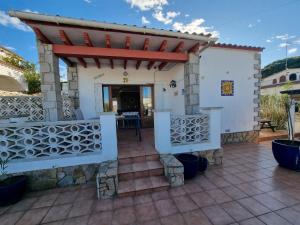 Amplia casa a 400m de la playa con terraza privada y barbacoa - HISP-236-192