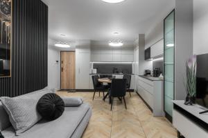 Pychowicka Prestigious Black&Cashmere by BookingHost