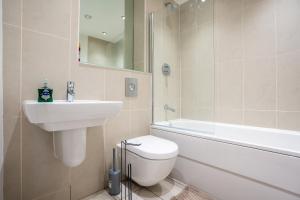 Leeds City Stay on the River - Sleeps 10 - Central