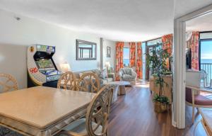 Direct Oceanfront 3 bedroom Condo - Compass Cove Mariner Tower 1415