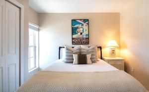 2BR Siesta Key Downtown Condo Walk Everywhere