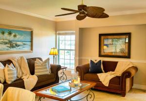 2BR Siesta Key Downtown Condo Walk Everywhere
