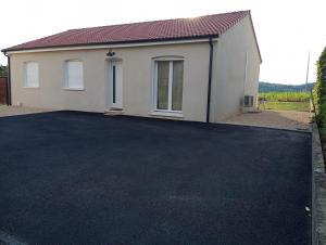 maison de campagne avec terrasse et vue dégagée