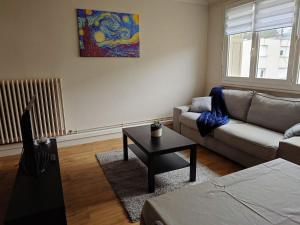 Appartement deux chambres, stationnement gratuit, Cité du Design