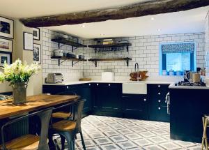 Cosy Cottage in the heart of Chipping Norton with fire