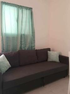 Private studio apartment with eat in kitchen