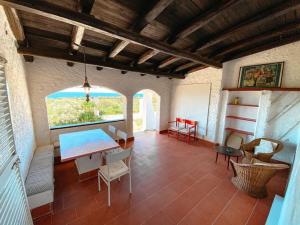 Hilltop Sardinian villa - 350m from a wild cove