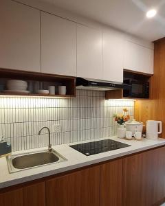 Furnished Family Condo Near IT Park and Waterfront With Pool, Wifi, Gym Access