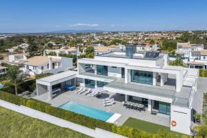 Villa Opala by Villa Plus