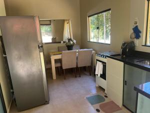 Sítio com rio e muito verde!