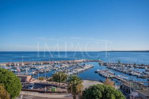 REF 2033 - Cannes - Sumptuous penthouse with sea view for rent