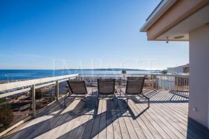 REF 2033 - Cannes - Sumptuous penthouse with sea view for rent