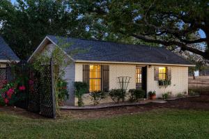 Cuvee Cottage Hot tub 290 Wine Trail