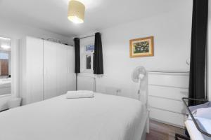 2 Bedroom house,BrownhillRd SE6