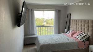 Cozy apartment overlooking Parque de las Aguas