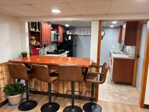 Pet Friendly 2BR • King+Queen • Full Kitchen