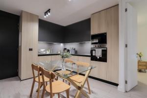 Comfort & Style 2BR Las Condes Apt perfect for 5