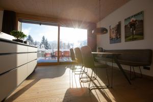 Modernes Architektur-Chalet mit Alpenpanorama