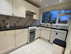 Modern Kensington Studio Near Earls Court Tube