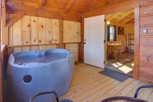 Sweet Thang Romantic Blue Ridge Mtns Getaway