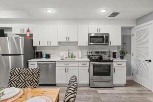 Beautiful & Peaceful 1-Bedroom Suite