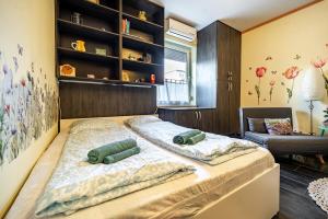 Fluer de Paris by Mital