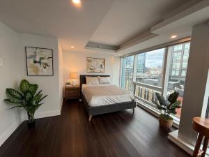 Waterfront 1 BR corner unit - 6 appliances & gym