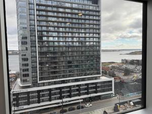 Waterfront 1 BR corner unit - 6 appliances & gym