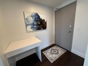 Waterfront 1 BR corner unit - 6 appliances & gym
