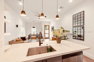 New built home - 5 mins to Houston Downtown