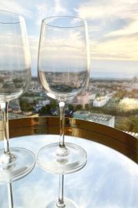 Luksusowy apartament z widokiem, basenem i sauną Hanza Tower