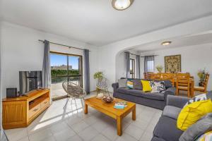 Villa Eira by Villa Plus