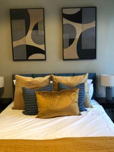 Maison Largesse, 2 bed apartment & 5 minute walk to central Sarlat, parking & garden