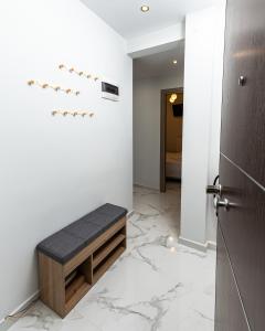 Modern City Nest Kanari - Stylish Apartment with Balcony & Fast WiFi