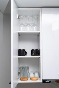 Modern City Nest Kanari - Stylish Apartment with Balcony & Fast WiFi