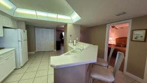 Oceanfront Large Condo in Charming Daytona Beach Shores