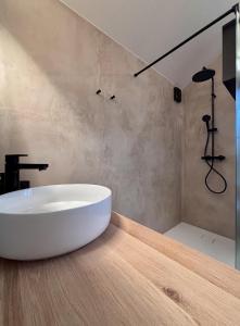 Idyllic cottage with wellness facilities