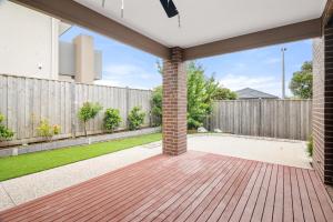 Spacious 5-Bed Home in Peaceful Point Cook