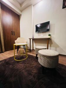 Elite Studio Nr India Expo Mart