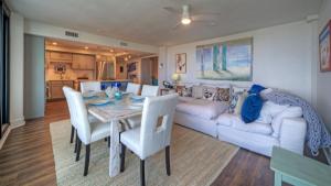 Waterfront Views Balcony Pool Hot Tub Dock Access Harborview Haven by AvantStay