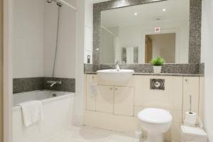 Welcoming 2BDR Riverside Retreat in Vauxhall