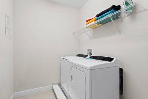 Family Escape � 6BR Pool Villa Close to Disney