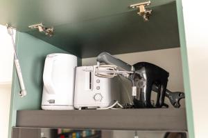 SmartStay Apartment 91 m2, Balkon, Parkplatz, Self Check-in, 2 WCs, Kaffeevollautomat