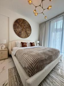 Luxurious 1BR Apartment with Private Beach