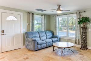 Walk to Parks, Eats and Bars Stuart Home with Patio