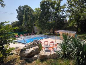 Lou Cantou sur Lunain-Piscine & SPA nordique