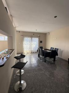 Los Álamos - Casa moderna y amplia