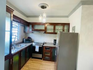 impecable 2 Bedroom Apartment Steps from the Pier