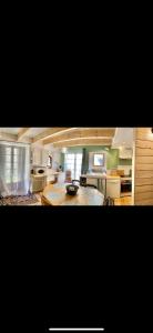 Agréable petite maison rustique